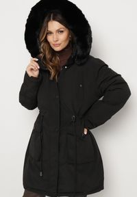 Born2be - Czarna Kurtka Dwustronna z Kapturem Parka z Pikowaną Podszewką Rinnelle. Okazja: do pracy. Typ kołnierza: kaptur. Kolekcja: plus size. Kolor: czarny. Materiał: jeans. Wzór: gładki. Sezon: jesień. Styl: elegancki