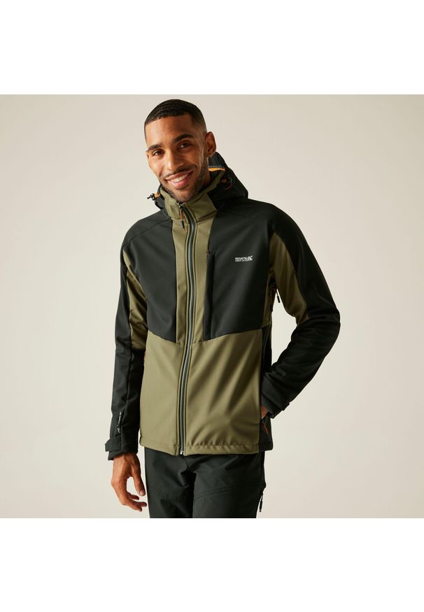 Regatta - Kurtka męska softshell wodoodporny Hewitts. Kolor: zielony, brązowy, wielokolorowy. Materiał: softshell. Sport: turystyka piesza