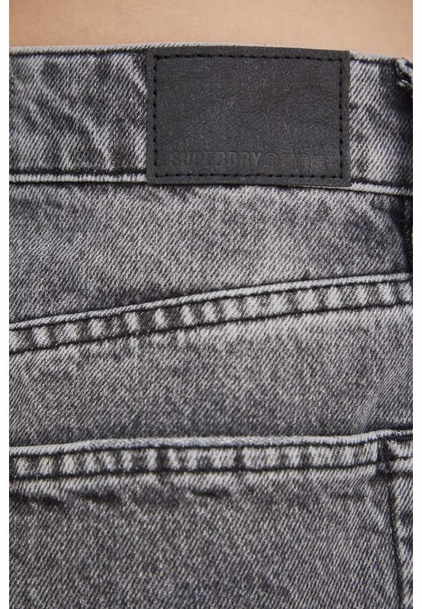 Superdry spódnica jeansowa kolor szary mini prosta. Okazja: na co dzień. Kolor: szary. Materiał: jeans. Styl: casual