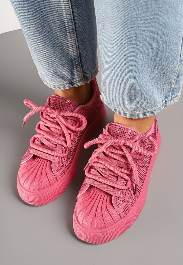 Born2be - Fuksjowe Sneakersy Ozdobione Cyrkoniami na Platformie Lisavionea. Okazja: do pracy, na co dzień. Kolor: różowy. Materiał: skóra, jeans. Wzór: aplikacja. Obcas: na platformie