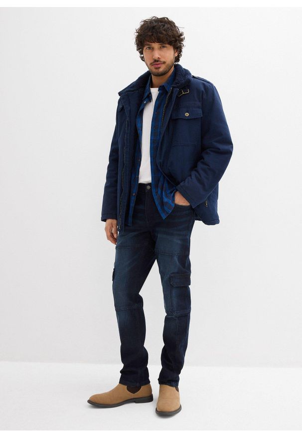 bonprix - Dżinsy bojówki ze stretchem Slim Fit Straight. Kolor: niebieski