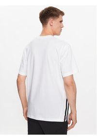 Adidas - adidas T-Shirt IN1612 Biały Loose Fit. Kolor: biały. Materiał: bawełna #8