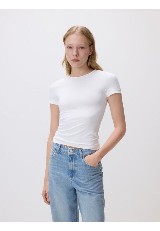Reserved - Gładki t-shirt - biały. Kolor: biały. Materiał: dzianina. Wzór: gładki