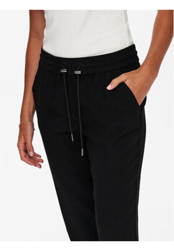 only - ONLY Spodnie dresowe 15203946 Czarny Regular Fit. Kolor: czarny. Materiał: wiskoza