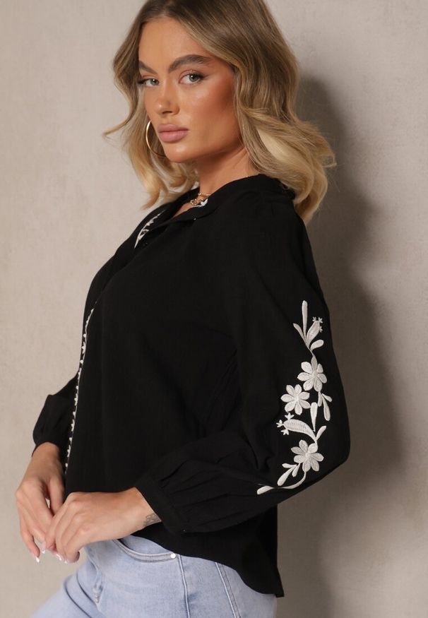 Renee - Czarna Koszula z Bawełny z Okrągłym Dekoltem i Haftowanym Zdobieniem Gonadiel. Okazja: na co dzień. Kolor: czarny. Materiał: bawełna. Długość rękawa: długi rękaw. Długość: długie. Wzór: aplikacja, haft. Styl: elegancki, casual