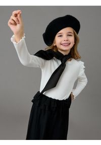 Sinsay - Prążkowana koszulka z falbankami - biały. Typ kołnierza: kołnierz z falbankami. Kolor: biały. Materiał: prążkowany #1