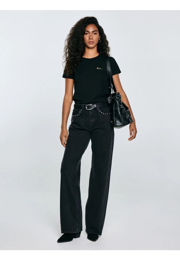Big-Star - Jeansy damskie z szeroką nogawką z ozdobnymi dżetami czarne Atrea 929. Stan: podwyższony. Kolor: czarny. Styl: elegancki, klasyczny