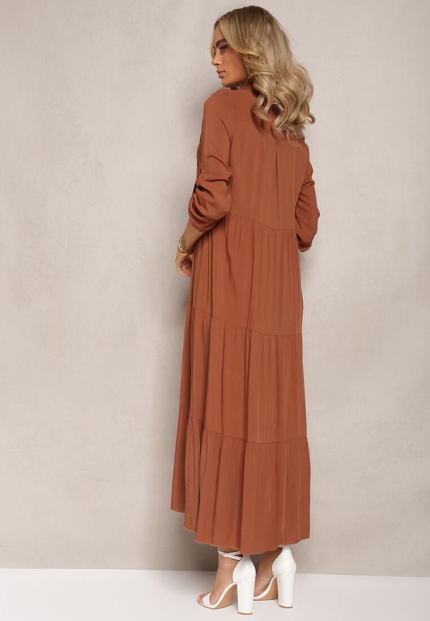 Renee - Ciemnobrązowa Koszulowa Sukienka Maxi z Bawełny Junira. Okazja: na co dzień. Kolor: brązowy. Materiał: bawełna. Typ sukienki: koszulowe. Styl: casual. Długość: maxi