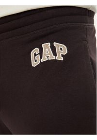 GAP - Gap Spodnie dresowe 804257-08 Brązowy Regular Fit. Kolor: brązowy. Materiał: bawełna