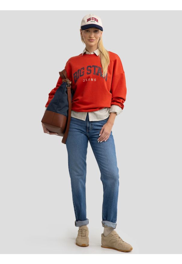 Big-Star - Bluza damska z logo BIG STAR czerwona Rubekana 704. Okazja: na uczelnię. Kolor: czerwony. Materiał: dresówka, jeans, bawełna, dzianina. Styl: retro, klasyczny