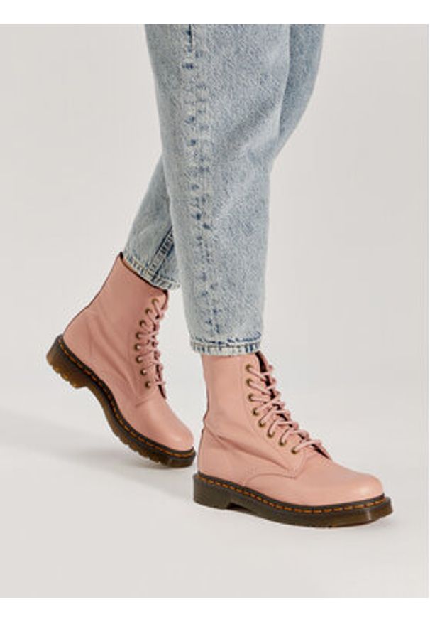 Dr. Martens Glany 1460 Pascal Virginia Różowy. Kolor: różowy. Materiał: skóra