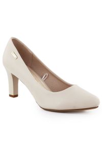 Czółenka damskie na obcasie cielisty Sergio Leone 1459. Materiał: skóra ekologiczna. Szerokość cholewki: normalna. Obcas: na obcasie. Wysokość obcasa: średni #1