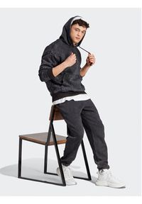 Adidas - adidas Spodnie dresowe ALL SZN Garment Wash IJ6932 Czarny Regular Fit. Kolor: czarny. Materiał: bawełna #6