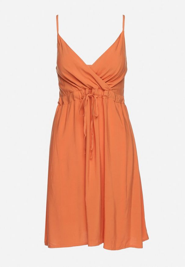 Born2be - Pomarańczowa Bawełniana Sukienka na Cienkich Regulowanych Ramiączkach z Kopertowym Dekoltem Pennea. Okazja: na co dzień. Typ kołnierza: dekolt kopertowy. Kolor: pomarańczowy. Materiał: bawełna. Długość rękawa: na ramiączkach. Typ sukienki: kopertowe. Styl: elegancki, sportowy, casual