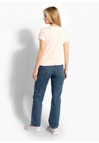 Guess - Koszulka damska GUESS SS CN SHADED LOGO TEE. Kolor: różowy. Sport: turystyka piesza #4