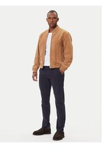 Wrangler Chinosy 112371030 Granatowy Slim Fit. Kolor: niebieski. Materiał: bawełna