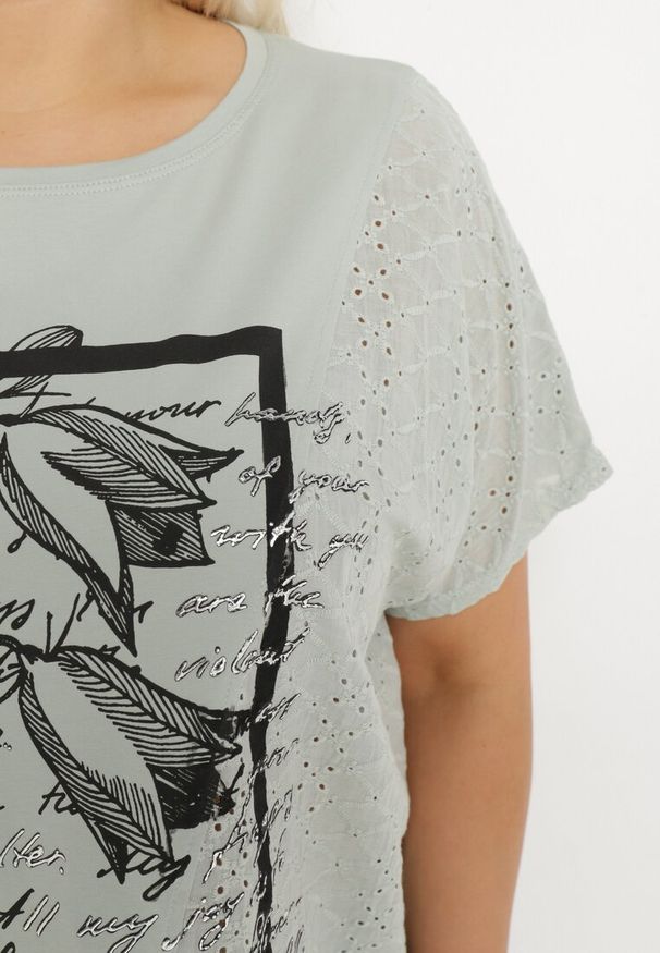 Born2be - Miętowa Bawełniana Bluzka z Ażurową Wstawką i Nadrukiem Blineria. Kolor: miętowy. Materiał: bawełna. Wzór: nadruk, ażurowy