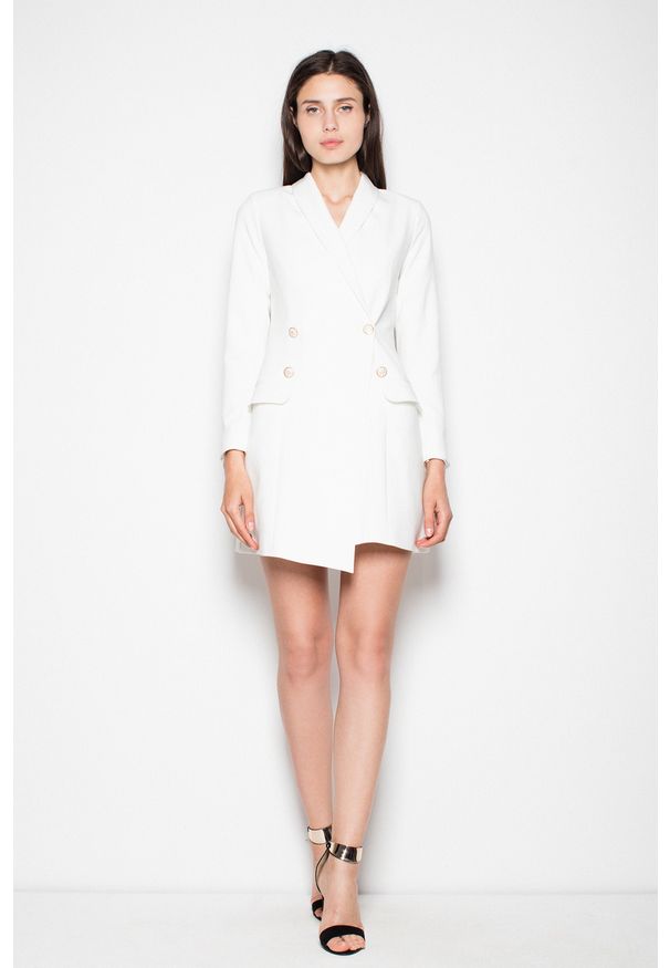 Sukienki.shop - Żakietowa sukienka zapinana na ozdobne guziki ecru. Materiał: materiał. Styl: elegancki