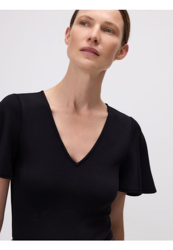 Reserved - Body z dodatkiem modalu - czarny. Kolor: czarny. Materiał: dzianina