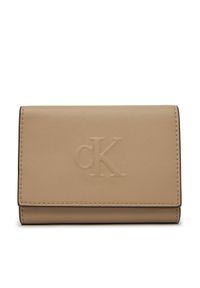 Calvin Klein Jeans Mały Portfel Damski Sculpted Medium Trifold LV04K1078G Beżowy. Kolor: beżowy. Materiał: skóra