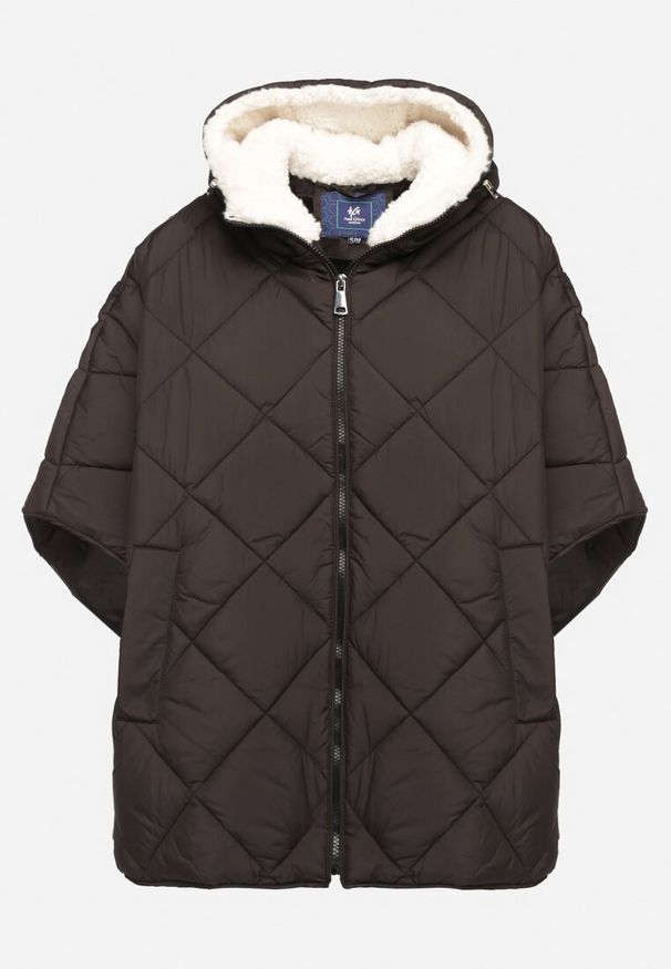 Born2be - Czarna Pikowana Kurtka w Stylu Ponczo z Kieszeniami i Kapturem z Futerkiem Edarria. Okazja: na co dzień. Kolor: czarny. Materiał: futro. Styl: elegancki, casual