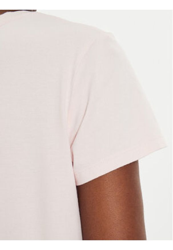 Levi's® T-Shirt Perfect 39185-0323 Różowy Regular Fit. Kolor: różowy. Materiał: bawełna