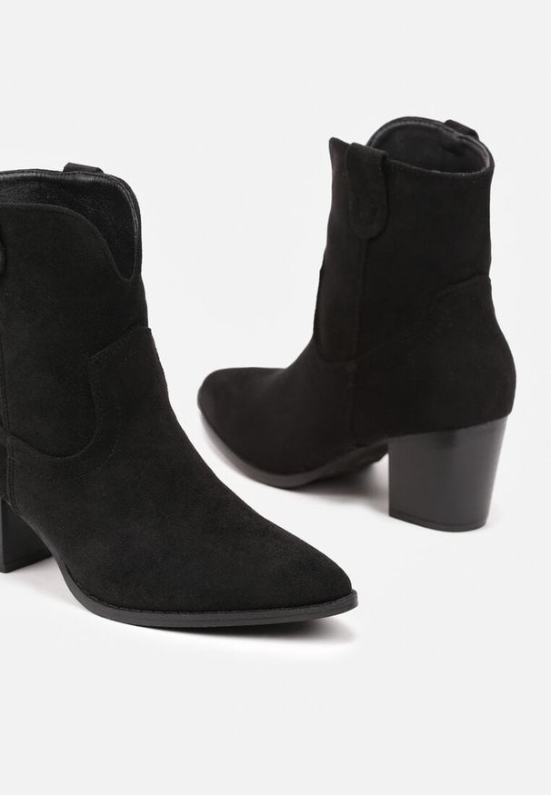 Renee - Czarne Botki Vices w Stylu Kowbojek na Słupku Velfedi. Okazja: na co dzień. Kolor: czarny. Materiał: jeans. Sezon: zima, jesień. Obcas: na słupku. Styl: casual