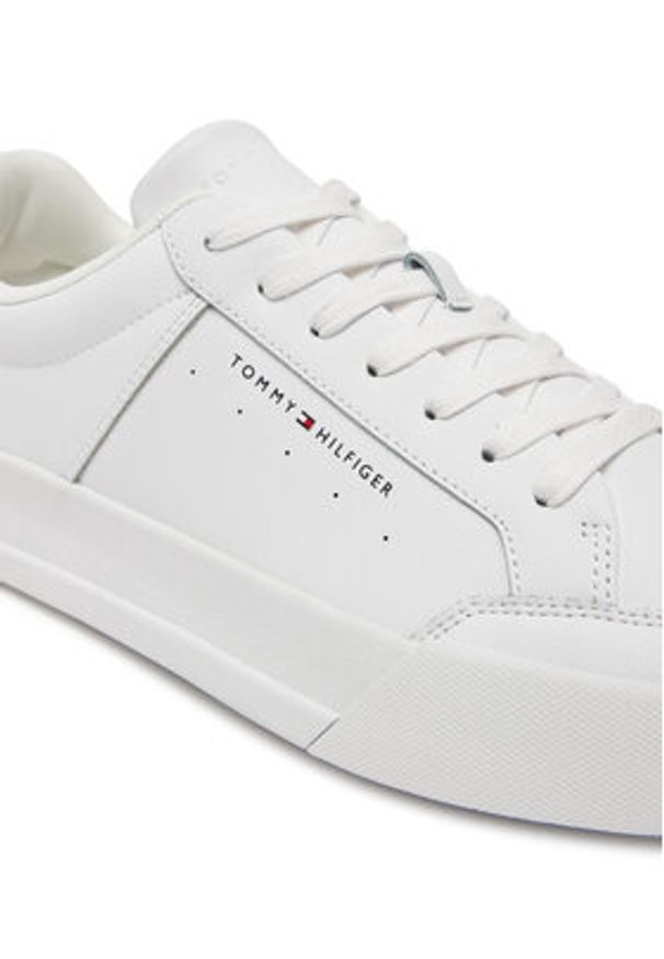 TOMMY HILFIGER - Tommy Hilfiger Sneakersy Th Court Mix Lth FM0FM05489 Biały. Kolor: biały. Materiał: skóra