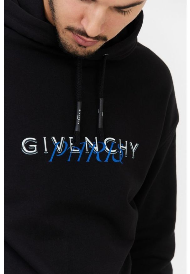 Givenchy - GIVENCHY Czarna bluza męska z kapturem i logo. Typ kołnierza: kaptur. Kolor: czarny. Materiał: bawełna, prążkowany