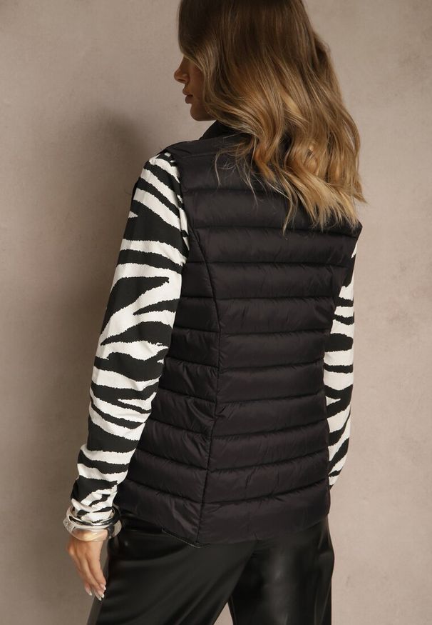 Renee - Czarna Kamizelka Ozdobiona Pikowaniem Soellame. Okazja: na co dzień. Kolor: czarny. Wzór: aplikacja. Styl: casual, street