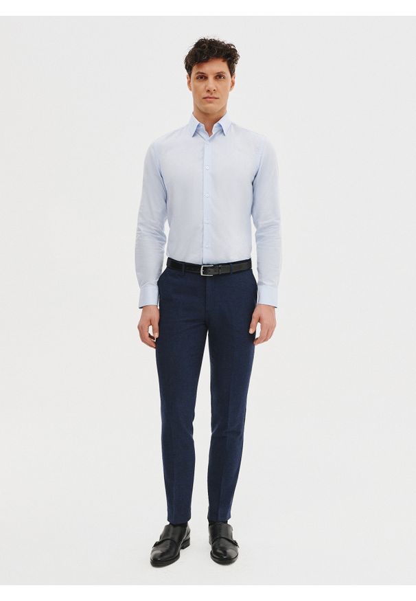 Pako Lorente - PAKO LORENTE – Błękitna koszula bawełniana. Kolor: niebieski. Materiał: bawełna. Długość rękawa: długi rękaw. Długość: długie. Sezon: wiosna, lato