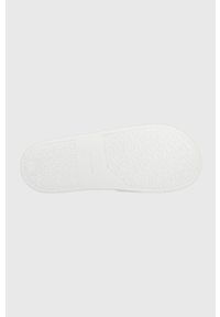 Calvin Klein klapki męskie kolor biały. Kolor: biały. Materiał: materiał, guma. Wzór: gładki #2