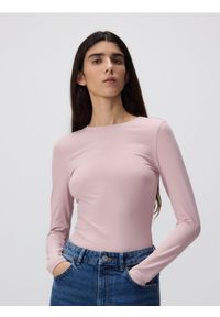 Reserved - Gładki longsleeve - pastelowy róż. Kolor: różowy. Materiał: dzianina. Długość rękawa: długi rękaw. Wzór: gładki #1