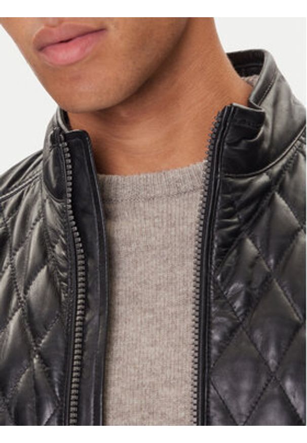 JOOP! Kurtka skórzana 17 Boys 1500150 80000851 Czarny Regular Fit. Kolor: czarny. Materiał: skóra