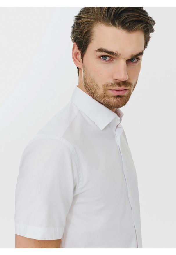 Pako Lorente - PAKO LORENTE – Biała koszula męska z krótkim rękawem. Kolor: biały. Długość rękawa: krótki rękaw. Długość: krótkie. Wzór: gładki