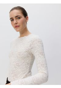 Reserved - Koronkowe body z długimi rękawami - złamana biel. Materiał: koronka. Długość rękawa: długi rękaw. Długość: długie #1