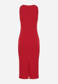 Born2be - Czerwona Sukienka z Wiskozą o Dopasowanym Kroju z Rozcięciem z Tyłu Denama. Okazja: na co dzień. Kolor: czerwony. Materiał: wiskoza. Styl: klasyczny, casual, elegancki #5