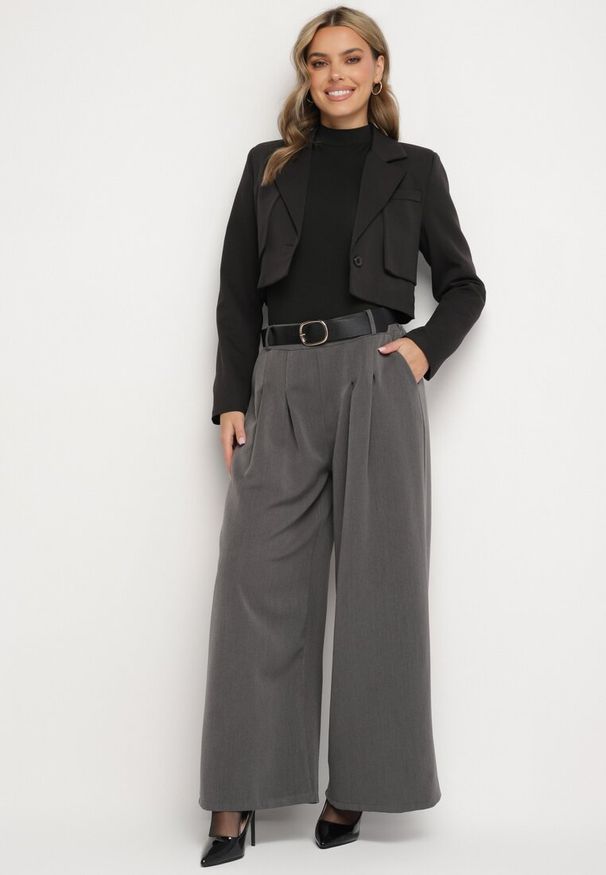 Born2be - Szare Garniturowe Spodnie z Wiskozą o Szerokim Kroju z Paskiem Ravilis. Okazja: do pracy, na spotkanie biznesowe. Stan: podwyższony. Kolor: szary. Materiał: wiskoza. Styl: elegancki, biznesowy