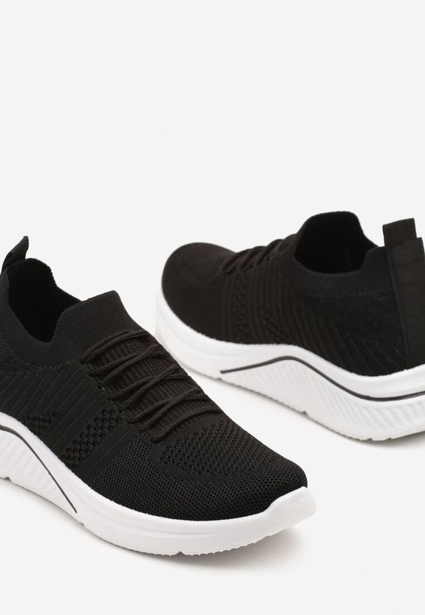 Renee - Czarne Siateczkowe Buty Sportowe Sneakersy na Zdobionej Podeszwie Talloti. Okazja: na co dzień. Kolor: czarny. Materiał: jeans. Wzór: aplikacja