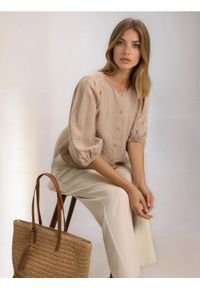 Sinsay - Bluzka koszulowa z bufiastymi rękawami i wiskozą - beżowy. Kolor: beżowy. Materiał: wiskoza