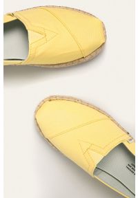 Toms - Espadryle Classic. Nosek buta: okrągły. Kolor: żółty. Materiał: guma #5