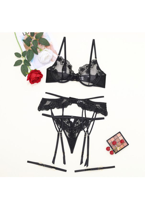 Intica - Komplet bielizny z drobnym wzorem i przezroczystymi wstawkami Solja. Kolor: czarny. Materiał: materiał. Wzór: paski