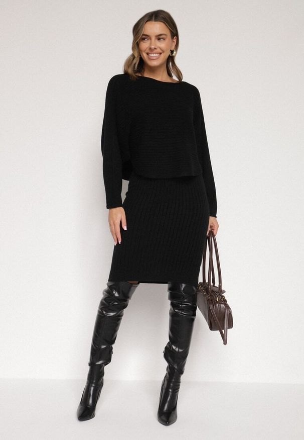 Born2be - Czarny Dzianinowy Komplet Prążkowany Sukienka i Sweter o Kroju Nietoperz Wederela. Kolor: czarny. Materiał: dzianina, prążkowany