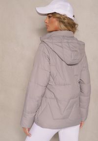 Renee - Jasnoszara Pikowana Kurtka Przejściowa z Kapturem Silidi. Okazja: na co dzień. Typ kołnierza: kaptur. Kolor: szary. Materiał: jeans. Styl: klasyczny, casual, elegancki #3