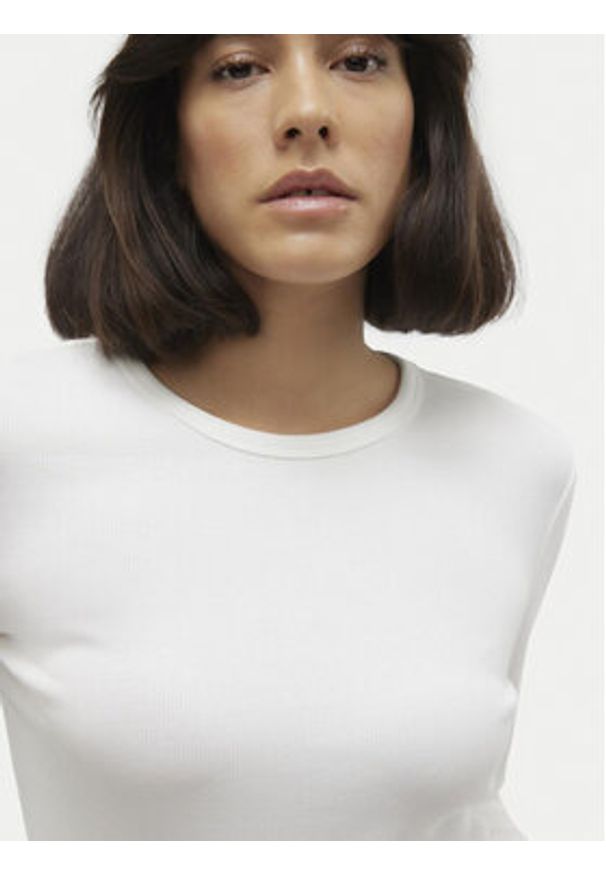 Vero Moda Bluzka Chloe 10306897 Biały Slim Fit. Kolor: biały. Materiał: bawełna