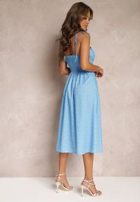 Renee - Niebieska Rozkloszowana Sukienka Midi w Kropki na Ramiączkach Mabella. Kolor: niebieski. Długość rękawa: na ramiączkach. Wzór: kropki. Długość: midi #4