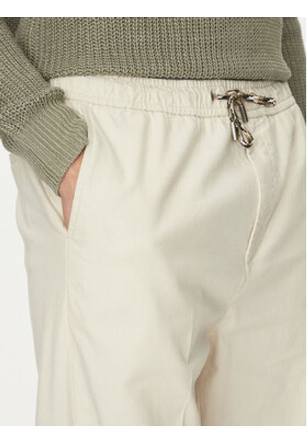Guess Chinosy M5GB79 WH4EA Beżowy Regular Fit. Kolor: beżowy. Materiał: bawełna
