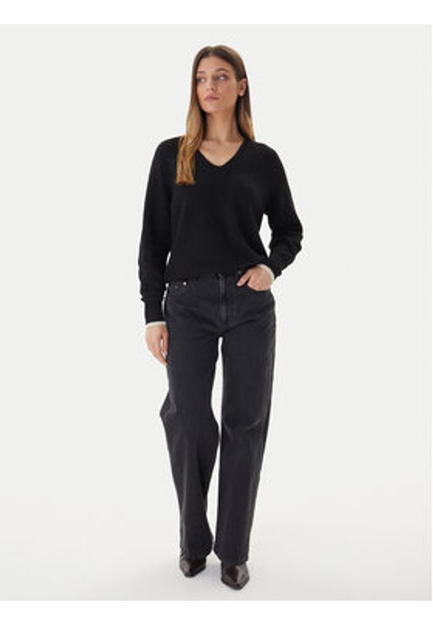 Vero Moda Sweter Aquarius 10331898 Czarny Regular Fit. Kolor: czarny. Materiał: syntetyk
