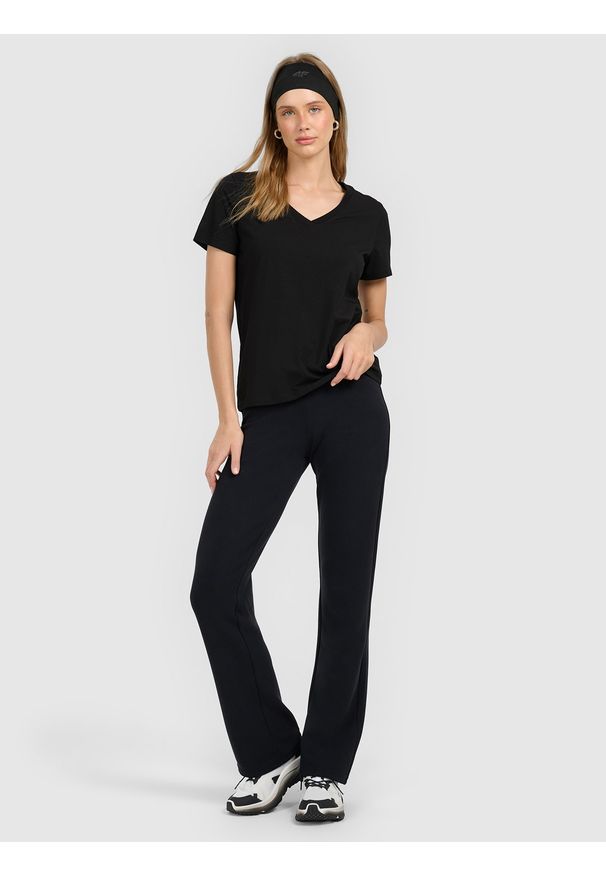 4f - 4F T-shirt regular gładki damski - czarny M. Okazja: na co dzień, na spacer. Typ kołnierza: dekolt w serek. Kolor: czarny. Materiał: materiał. Wzór: gładki. Styl: casual, sportowy, klasyczny