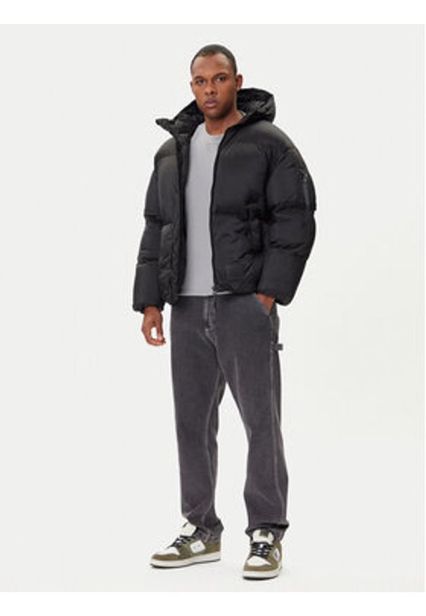 Alpha Industries Kurtka zimowa 148130 Czarny Regular Fit. Kolor: czarny. Materiał: syntetyk. Sezon: zima